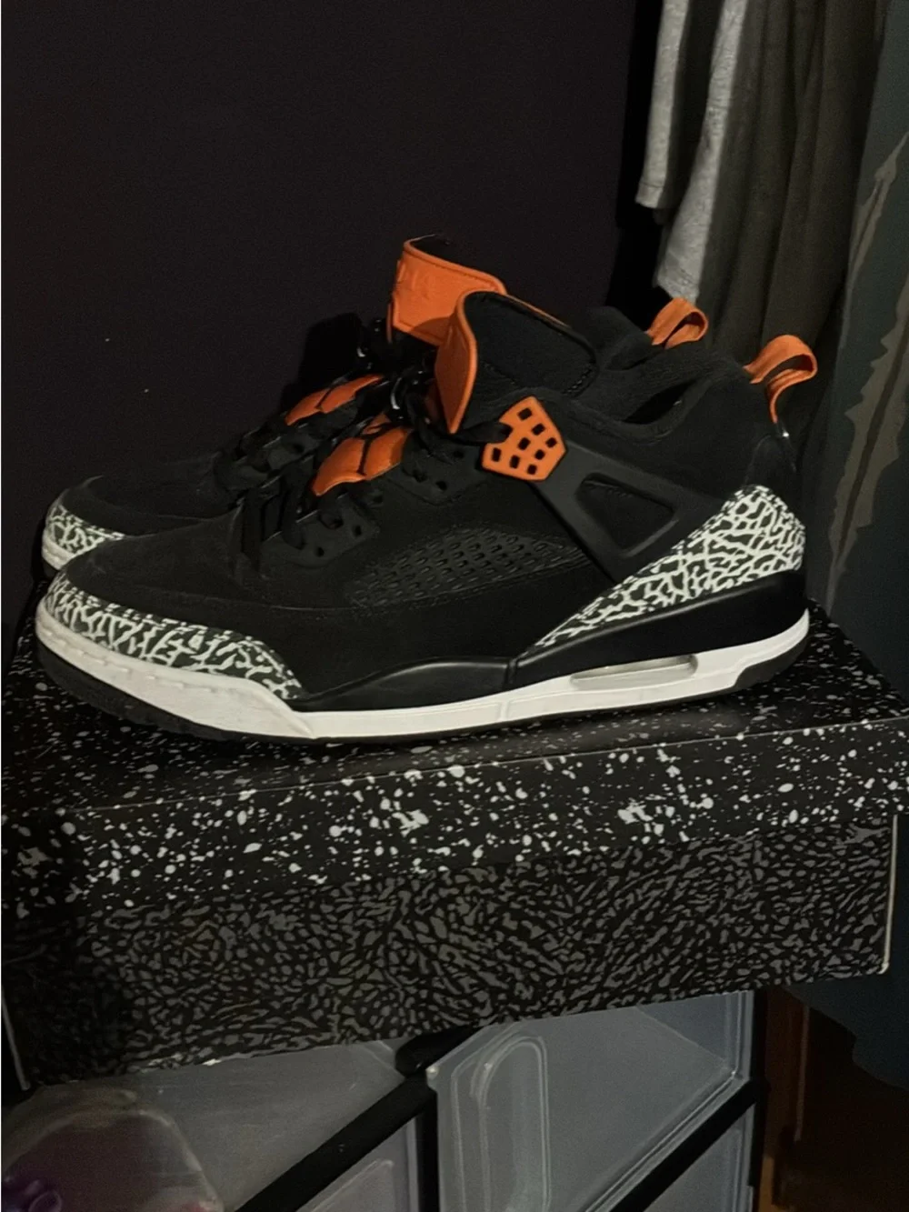 Jordan Spizikes (Black/Orange) Size 12